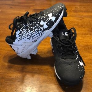 Boys baseball cleats